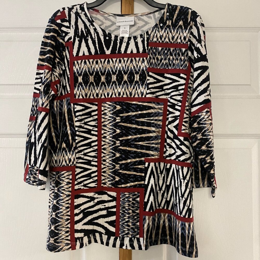 Alfred Dunner Studded Neckline Geometric Print Top - Sz Small